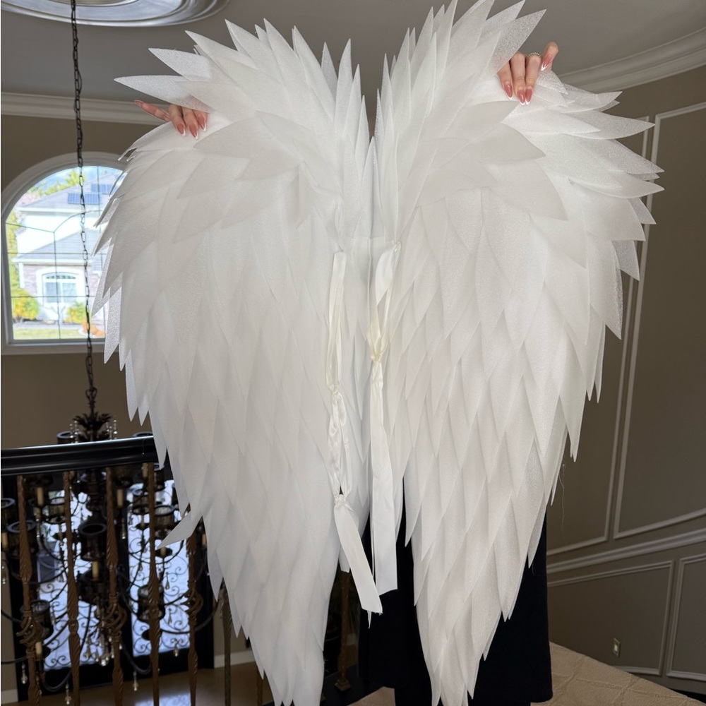 Elegant White Feathered Angel Wings